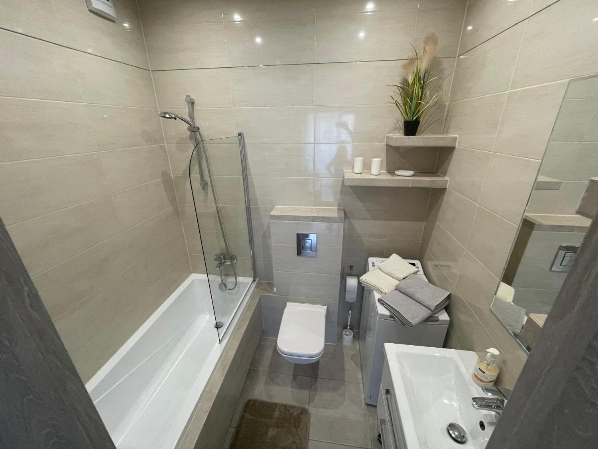 Apartament Nowoczesny Komfortowy Kustronia Z Garazem Balkonem Wanna Bielsko-Biała Dış mekan fotoğraf